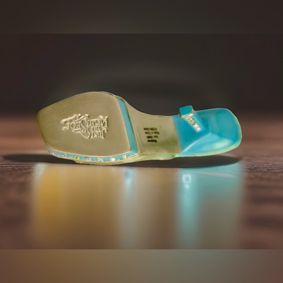 Just The Right Shoe ‘ILLUSIONS’ By Raine - Picture 7 of 8